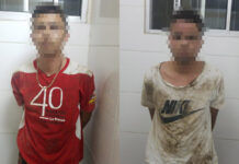 Agentes de policía recuperan tres vehículos con reporte de robo y detiene a dos sospechosos del ilícito