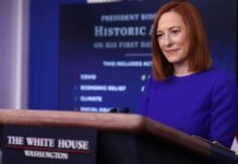 El Gobierno de Biden critica a China por sancionar al equipo de Trump