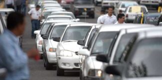 Taxistas y pobladores protestan por mal estado de las calles en la CA-13 TAXIS PROTESTA
