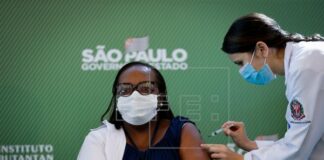 Brasil aplica la primera vacuna contra la covid-19 a una enfermera Primera Vacuna Brasil