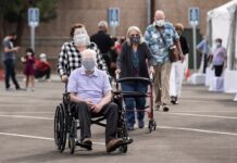 El «turismo de vacunas» en Florida provoca indignación