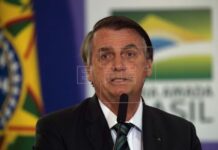 Twitter alerta sobre «información engañosa» en publicación de Bolsonaro