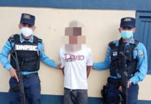 Sujeto es detenido por agentes de la Policía Nacional, minutos después de dar muerte a fémina