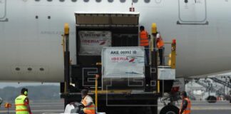 Llega a El Salvador el primer lote de 20.000 vacunas contra la Covid-19