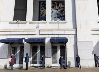 Estadio de los Yankees se vuelve centro de vacunación masiva en Nueva York