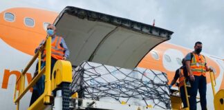 Llega a Colombia el primer lote de 50.000 vacunas contra la covid-19