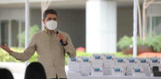 Presidente Hernández: Maestros serán parte del primer grupo que recibirá la vacuna anticovid