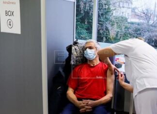 OMS cree que vacunar en los países pobres es fundamental para recuperación