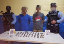 Dos sujetos son detenidos por policías preventivos en posesión de supuesta droga y remitidos a la Fiscalía