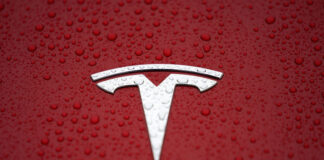 Tesla suspende temporalmente su producción por problemas de suministro
