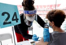 Estados Unidos ha vacunado ya al 10 % de su población contra la covid-19