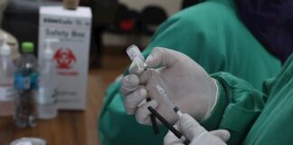 Un médico que recibió la vacuna de Sputnik da positivo a covid-19 en Bolivia