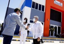 Presidente Hernández inaugura centro que facilitará educación a niños con capacidades especiales