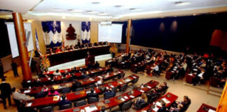 Renuncia inmediata del presidente Hernández exigen 33 diputados de oposición y un oficialista