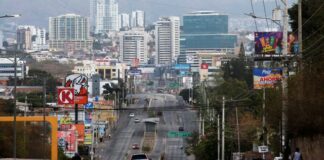 Microbiólogos piden cierre los fines de semana para detener contagios de coronavirus