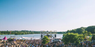 Francia permitirá festivales con 5.000 personas, pero sentadas y alejadas