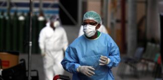 Presidente hondureño ordena otorgar acuerdo de permanencia al personal sanitario