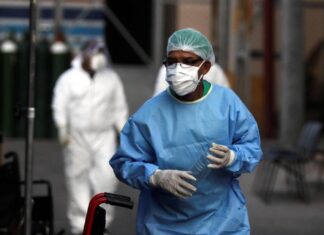 Presidente hondureño ordena otorgar acuerdo de permanencia al personal sanitario