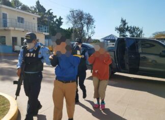 Por estafa agravada fueron capturados una madre y su hijo en la capital
