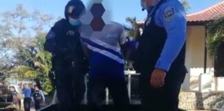 Arrestado de manera flagrante un distribuidor al narcomenudeo en posesión de droga, arma y dos osos hormigueros