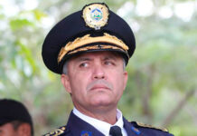 Emiten orden de captura internacional contra exdirector de la Policía Ricardo Ramírez del Cid y su esposa