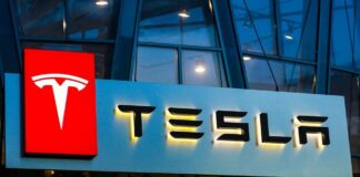Tesla cae en Wall Street, arrastrado por las tecnológicas y el bitcoin