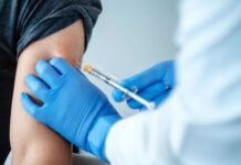 “Me apliqué la vacuna ayer y no he tenido efectos secundarios”, destaca Mario Elvir