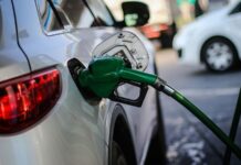 El precio de la gasolina sube y acumula un alza del 41 % este año en Brasil