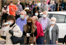 Biden tacha de «pensamiento neandertal» levantar orden de llevar mascarilla