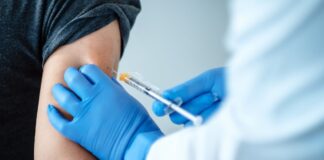 El Salvador comienza la vacunación contra la covid de personal no sanitario