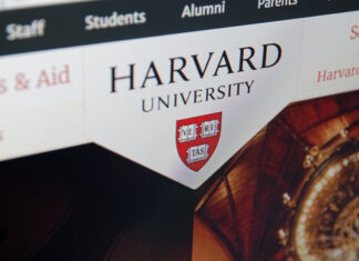 La Administración Trump congela todas las nuevas subvenciones a la Universidad de Harvard