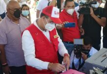 Luego de ejercer el derecho al voto, Luis Zelaya dijo: «Vamos Ganando»