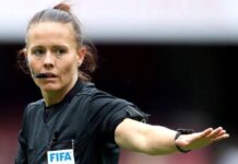 Una árbitra dirigirá por primera vez un partido de liga profesional inglesa