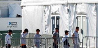 Biden permite a la prensa entrar por primera vez a centro de niños migrantes