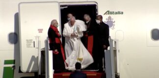 El papa llega a Irak: Era un deber viajar a esta tierra martirizada