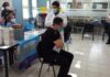 Aplican segunda dosis de la vacuna Moderna a trabajadores de primera línea en San Pedro Sula