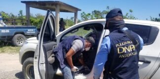 Policía Nacional incauta 132 paquetes de supuesto clorhidrato de cocaína