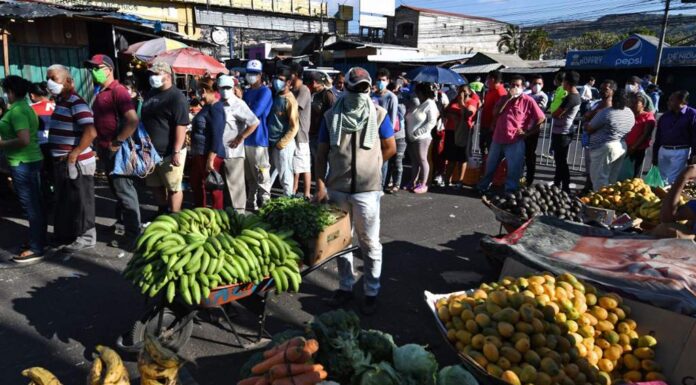 Un descenso en ventas de 40% reportan locatarios del Zonal Belén en esta semana santa