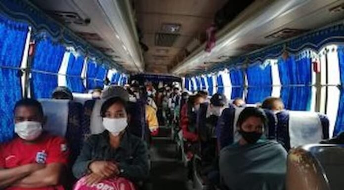 Retornan de Guatemala al menos 166 migrantes de la última carava de hondureños