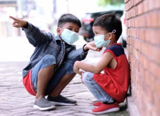 Alarmante incremento de contagios por Covid-19 en menores de edad, lamentan pediatras