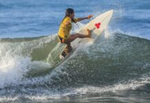 Surfista salvadoreña muere al ser alcanzada por un rayo