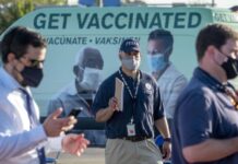 Miami pone en marcha el primer centro federal de vacunación contra la covid