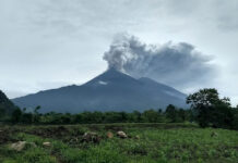 Los volcanes de Fuego y Pacaya en Guatemala continúan con erupciones