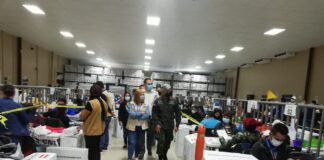 Jefe de las FFAA y Consejeros del CNE realizaron un recorrido por el centro de escrutinio definitivo