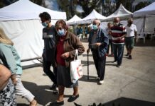 Cierre de escuelas y confinamiento de noche para frenar la Covid en Argentina