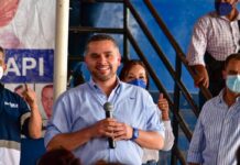 David Chávez en entrega de Becas: “Apoyaré la educación porque es prosperidad y desarrollo”