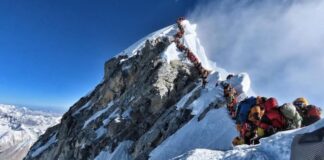 El Everest registra un récord de escaladores pese a la pandemia de covid-19
