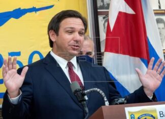 El gobernador de Florida extiende el estado de emergencia por la covid-19