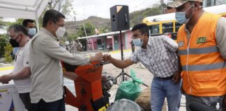 Ganaderos reciben sistemas para microriego