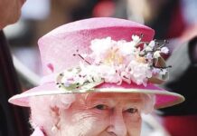 Príncipe Andrés: La muerte de Felipe deja un «enorme vacío» para Isabel II